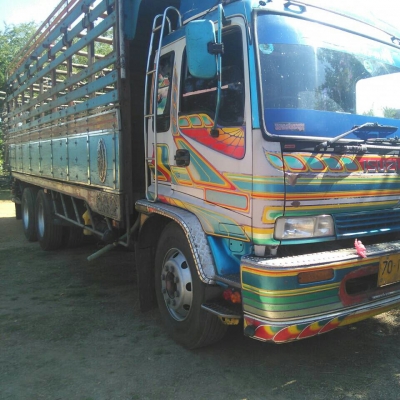 สิบล้อ อีซูซุ DEGA 230โบว์ ปี47 ช่วงยาว 7.50ม สภาพดีสวยพร้อมใช้ ^เอกสารลงเล่มแล้ว^ทะเบียนพร้อมโอน ราคา 725,000บ ต่อรองได้