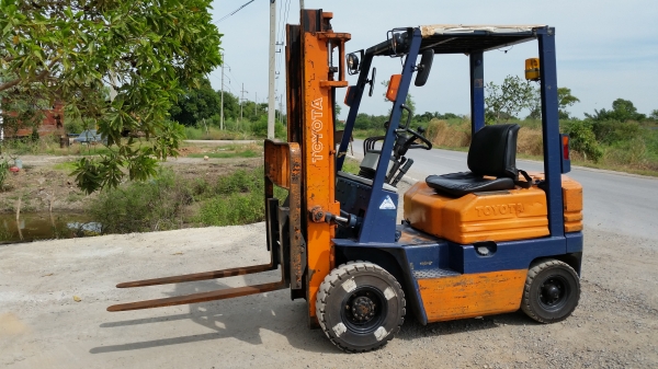 ขายด่วนรถยก TOYOTA 5FGยก1.5ตันเสาสูง3เมตรงาสไลย์ซ้าย-ขวารถนอกนำเข้ายังไม่เคยใช้งานในเมืองไทย