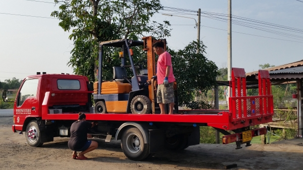 ขายด่วนรถยก TOYOTA 5FGยก1.5ตันเสาสูง3เมตรงาสไลย์ซ้าย-ขวารถนอกนำเข้ายังไม่เคยใช้งานในเมืองไทย