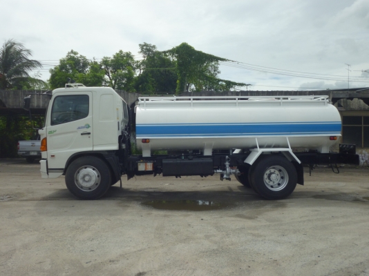 ขายรถ 6 ล้อรถแท็งค์น้ำ HINO รุ่น เมก้า เครื่องยนต์ 214 แรงม้า