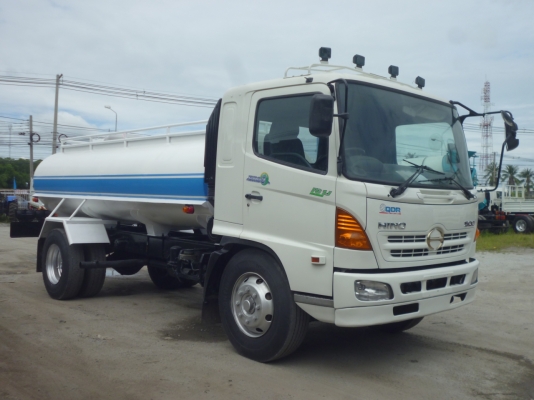 ขายรถ 6 ล้อรถแท็งค์น้ำ HINO รุ่น เมก้า เครื่องยนต์ 214 แรงม้า