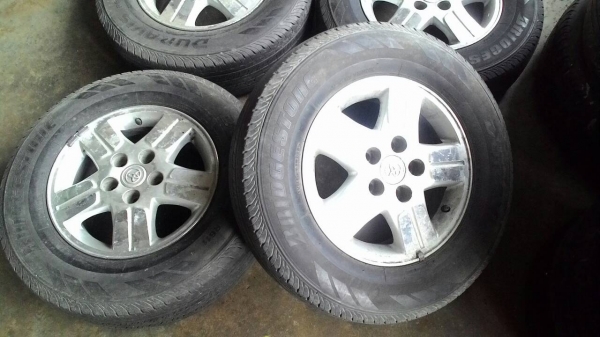 215/70R15 แม๊กวีโก้ ขอบ15 พร้อมยาง BRIDGEST0NE DURAVIS R611 ชุด 4 ล้อ tel.081-427-3941 215/70R15 แม๊กวีโก้ ขอบ15 พร้อมยาง BRIDGEST0NE DURAVIS R611 ชุด 4 ล้อ tel.081-427-3941