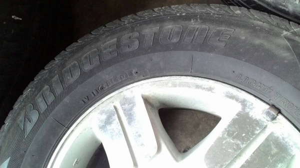 215/70R15 แม๊กวีโก้ ขอบ15 พร้อมยาง BRIDGEST0NE DURAVIS R611 ชุด 4 ล้อ tel.081-427-3941 215/70R15 แม๊กวีโก้ ขอบ15 พร้อมยาง BRIDGEST0NE DURAVIS R611 ชุด 4 ล้อ tel.081-427-3941