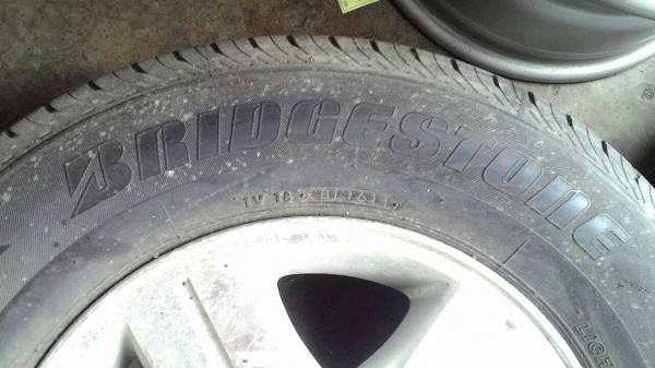 215/70R15 แม๊กวีโก้ ขอบ15 พร้อมยาง BRIDGEST0NE DURAVIS R611 ชุด 4 ล้อ tel.081-427-3941 215/70R15 แม๊กวีโก้ ขอบ15 พร้อมยาง BRIDGEST0NE DURAVIS R611 ชุด 4 ล้อ tel.081-427-3941