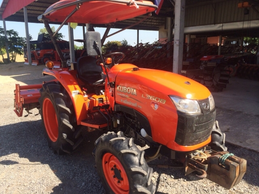 ขายรถไถคูโบต้า L3608 สภาพนางฟ้าพร้อมอุปกรณ์ต่อพร่วงโลเตอร์รีสภาพ90\% สนใจโทร 081-9136451 คุณโบว์