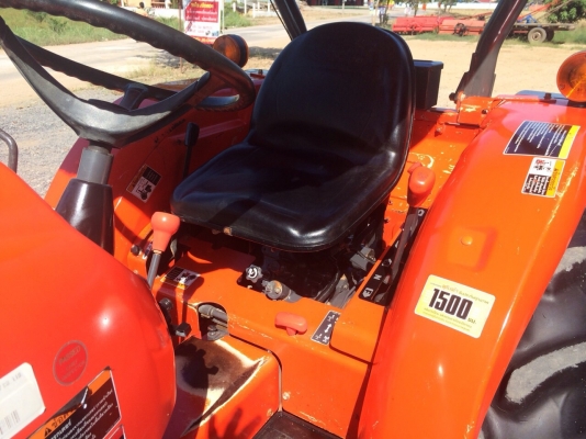 ขายรถไถคูโบต้า L3608 สภาพนางฟ้าพร้อมอุปกรณ์ต่อพร่วงโลเตอร์รีสภาพ90\% สนใจโทร 081-9136451 คุณโบว์