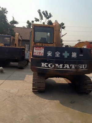 Komatsu pc60-5 รถนอกเดิมๆนำเข้าจากญี่ปุ่น Komatsu pc60-5 รถนอกเดิมๆนำเข้าจากญี่ปุ่น