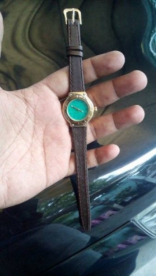 นาฬิกาผู้หญิงตัวเรือนทอง 18 K