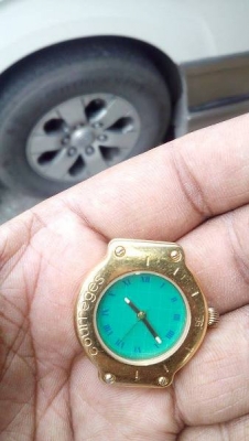 นาฬิกาผู้หญิงตัวเรือนทอง 18 K