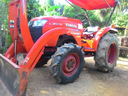 ขายรถไถ KUBOTA L3608 แถมดันหน้าคานบน ทะเบียนพร้อมโอน รถพร้อมใช้งาน ราคา 265,000 รถอยู่ อ.แกลง จ.ระยอง สอบถาม 0818618678,0899347475 มีรถขนส่งบริการทั่วไทย @ ร้าน DC Tractor Rayong