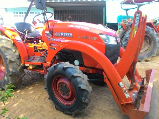 ขายรถไถ KUBOTA L3608 แถมดันหน้าคานบน ทะเบียนพร้อมโอน รถพร้อมใช้งาน ราคา 265,000 รถอยู่ อ.แกลง จ.ระยอง สอบถาม 0818618678,0899347475 มีรถขนส่งบริการทั่วไทย @ ร้าน DC Tractor Rayong