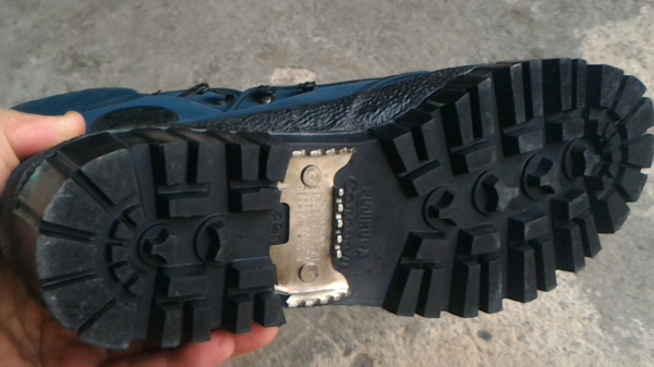 รองเท้าใส่ขับรถมอเตอร์ไซค์ FUJIKURA ของใหม่มีเหล็กรูปตัวซีด้านล่างไว้ตะปบ หรือใส่เดินทั่วๆไปได้