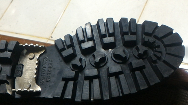 รองเท้าใส่ขับรถมอเตอร์ไซค์ FUJIKURA ของใหม่มีเหล็กรูปตัวซีด้านล่างไว้ตะปบ หรือใส่เดินทั่วๆไปได้