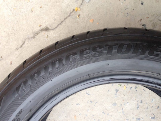 ยาง Bridgstone 215-55-17 ปี 14 2 เส้น สภาพสวยๆไม่ปะไม่บวมดอกยางเหลือเยอะวิ่งใด้อีกนานค่ะ ยาง Bridgstone 215-55-17 ปี 14 2 เส้น สภาพสวยๆไม่ปะไม่บวมดอกยางเหลือเยอะวิ่งใด้อีกนานค่ะ