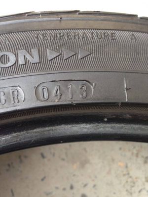 ยาง NEXEN 235 - 40 -18 ปี 13 2 เส้น สภาพสวยๆไม่ปะไม่บวมดอกยางเหลือเยอะวิ่งใด้อีกนานค่ะ ยาง NEXEN 235 - 40 -18 ปี 13 2 เส้น สภาพสวยๆไม่ปะไม่บวมดอกยางเหลือเยอะวิ่งใด้อีกนานค่ะ