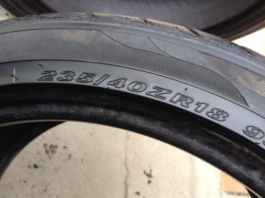 ยาง NEXEN 235 - 40 -18 ปี 13 2 เส้น สภาพสวยๆไม่ปะไม่บวมดอกยางเหลือเยอะวิ่งใด้อีกนานค่ะ ยาง NEXEN 235 - 40 -18 ปี 13 2 เส้น สภาพสวยๆไม่ปะไม่บวมดอกยางเหลือเยอะวิ่งใด้อีกนานค่ะ