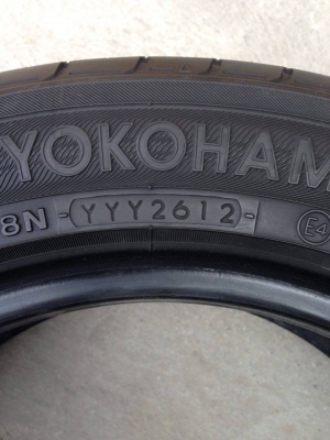 ยาง YOKOHAMA 195 - 55 -15 made in japan ปี 12 2 เส้น สภาพสวยๆไม่บวมดอกยางเหลือเยอะวิ่งใด้อีกนานค่ะ