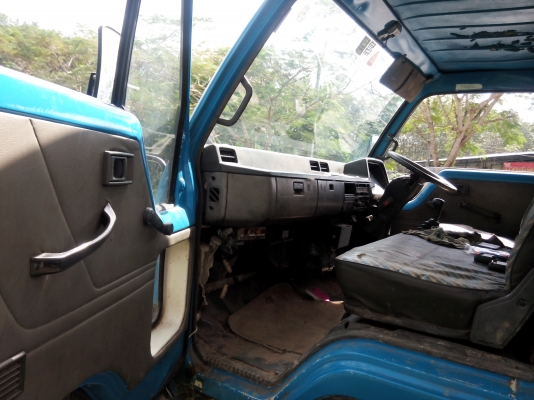 ขายรถบรรทุก 6 ล้อกระบะรั้ว MITSUBISHI 100 แรงม้า กระบะยาว 4.50 เมตร ราคา 180000