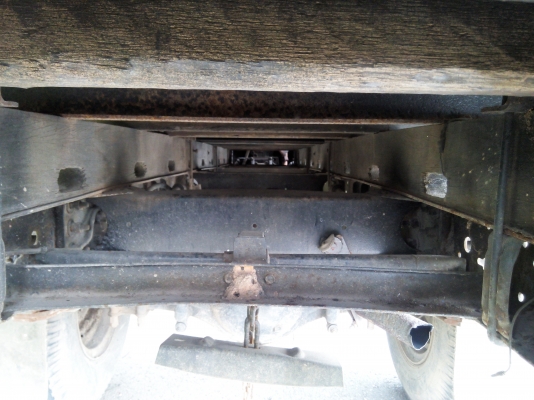 ขายรถบรรทุก 6 ล้อกระบะรั้ว MITSUBISHI 100 แรงม้า กระบะยาว 4.50 เมตร ราคา 180000