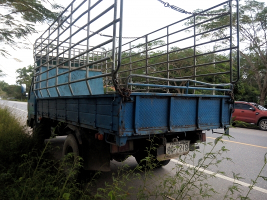 ขายรถบรรทุก 6 ล้อกระบะรั้ว MITSUBISHI 100 แรงม้า กระบะยาว 4.50 เมตร ราคา 180000