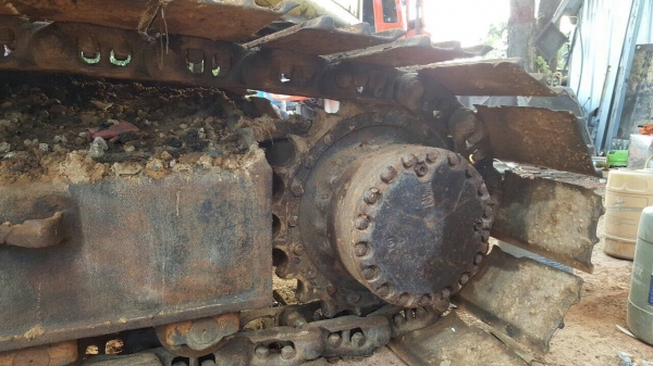 ขายแบคโฮ KOMATSU PC200-6 เอกสารเล่มทะเบียนครบ ไฟเต็ม รถพร้อมใช้ ราคาต่อรองได้