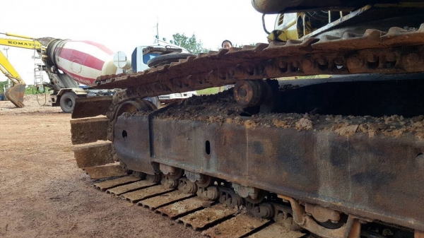 ขายแบคโฮ KOMATSU PC200-6 เอกสารเล่มทะเบียนครบ ไฟเต็ม รถพร้อมใช้ ราคาต่อรองได้