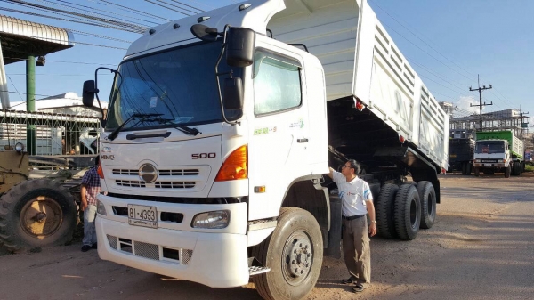 ขาย 10 ล้อดั้ม HINO MEGA 320 ปี 48 สภาพสวยพร้อมใช้ มีระบบลากพ่วง คัสซีสวยตลอดเส้น ทะเบียนพร้อมโอนครับ