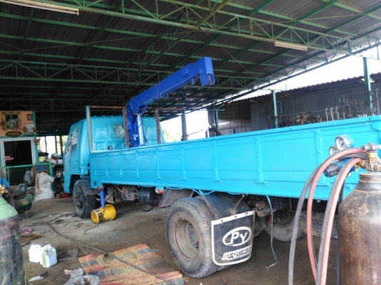 ขายรถบรรทุกหกล้ออีซูซูNPR 110 แรงม้าน็อตติดเครนทอดาโน 2.9 ตัน 3 ปลอก 2 ชัก Fน่าหลัง