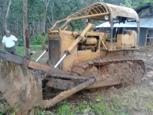 ขายรถแทรคเตอร์ KOMATSU D50A-15 ห้องเลี้ยวแห้ง ราคา 330000