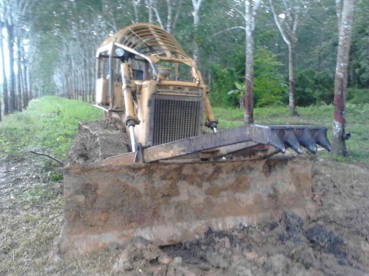 ขายรถแทรคเตอร์ KOMATSU D50A-15 ห้องเลี้ยวแห้ง ราคา 330000