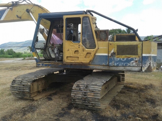 ขายแบคโฮ KOBELCO SK200-2 เอกสารใบซื้อขาย รถใช้งานอยู่ทุกวัน เครื่องดี ปั้มดี ช่วงล่างเต็ม