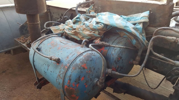 ขายตามสภาพ หัวลาก HINO 3 ใบปัด เครื่อง EK100 260 แรงม้า ล้อมีให้ครบ เล่มทะเบียนพร้อมโอนครับ