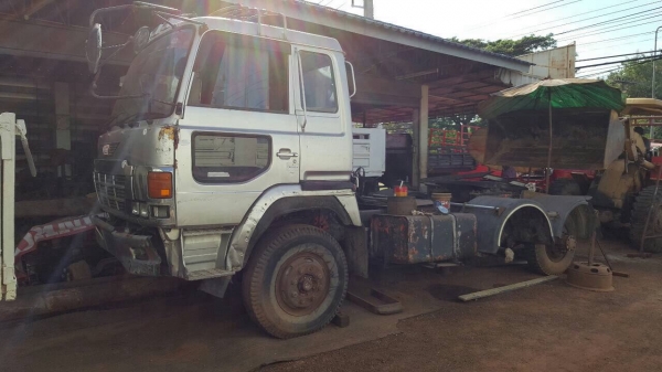 ขายตามสภาพ หัวลาก HINO 3 ใบปัด เครื่อง EK100 260 แรงม้า ล้อมีให้ครบ เล่มทะเบียนพร้อมโอนครับ