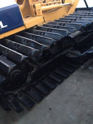 D2-5 PL ใบมีดสไลค์ได้ เอียงซ้ายขวา คว้ำหน้าหลัง บรูซโซ่ใหม่หมด เฟืองพ็อกเก็ตใหม่ ใบดีไม่มีหัก เครื่องไม่กินน้ำมันเครื่อง หม้อน้ำดีไม่ร้อนทะลวงมาใหม่ เลี้ยวซ้ายขวาปกติ ปั้มดี ไฟชาร์ทดี เเบตเตอร์รี่พร้อม