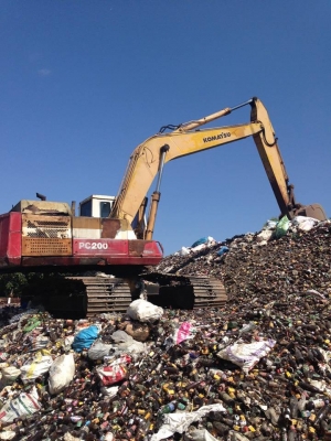 ขายรถขุดแบ็คโคkomatsu pc200-3คอนโทรลสั้น ช่วงล่างดี บูมสวย เฟรมเดิม สภาพเครื่องดี พร้อมใช้งาน