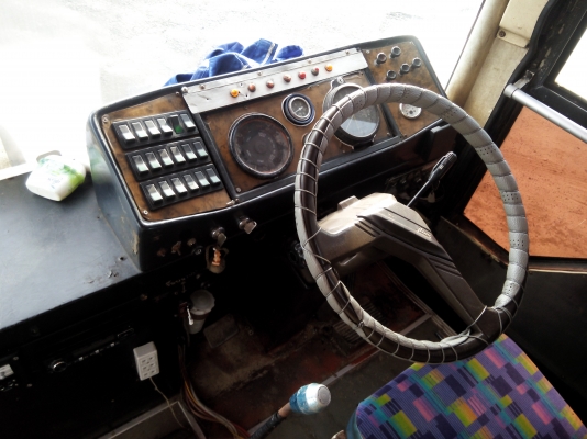 ขายรถบัสแอร์ป้าย 30 HINO 38 ที่นั่ง ยาว 12 เมตร เครื่องฮีโน่ 8 สูบ ช่วงล่างถุงลมเขาควาย ยาง 1000 ราคา 280000