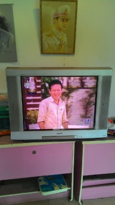 TV สี Sony 32" สภาพดี 1 เครื่อง เเละ TV สี 21'' 1 เครื่อง ขายรวมกัน 2 เครื่อง ราคา 3500 บาท