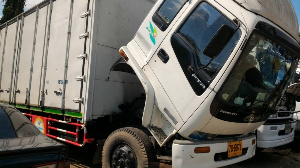 ขายๆ 765,000บ ต่อรองได้ หกล้อ อีซูชุ DEGA 200ปี47ตู้10บาน ยาว7.20มสภาพดีสวยบางเดิมพร้อมใช้ ทะเบียนพร้อมโอน ขายๆ 765,000บ ต่อรองได้ หกล้อ อีซูชุ DEGA 200ปี47ตู้10บาน ยาว7.20มสภาพดีสวยบางเดิมพร้อมใช้ ทะเบียนพร้อมโอน