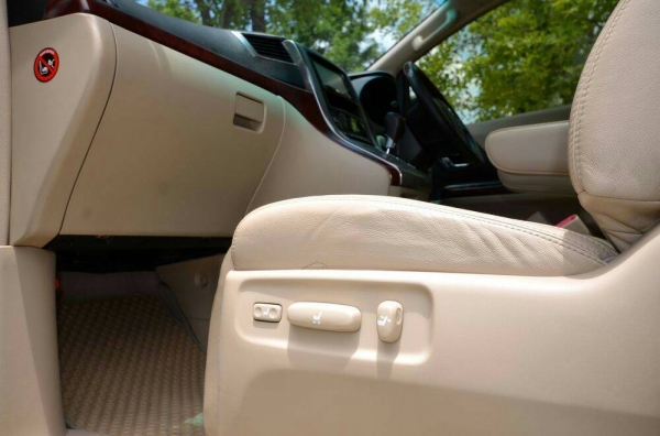 รถตู้Toyota ALPHARD 2010V2.4  สภาพดีเยี่ยมจริง