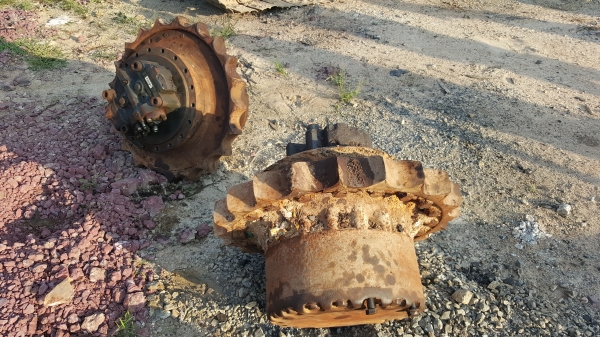 ขายด่วน ตัวเดินKOMATSU PC200-7-8 สองลูก 170,000