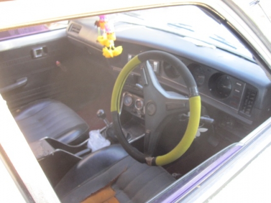 ขายโตโยต้า  RT100   หรือแยกชิ้นส่วน