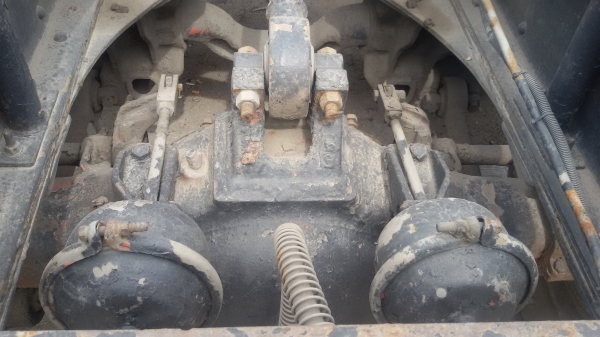 HENO เครื่อง  EK100  ช่วงล่าง ZM  ( 500,000 บาท)