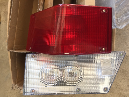 ขาย ไฟท้าย KOBELCO SK200-3 มาครทรี ของใหม่ คู่ล่ะ 12000 ขาย ไฟท้าย KOBELCO SK200-3 มาครทรี ของใหม่ คู่ล่ะ 12000