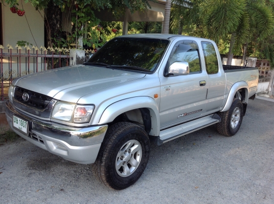 โตโยต้า ไทเกอร์โฟวิล แค๊ป เครื่อง 2500 คอมมอลเรล ปี 2002 มือเดียว ป้ายแดง สีเดิมทุกชิ้น