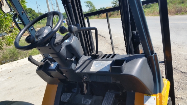 ขายด่วนรถยก TOYOTA 7FGยก2.0ตัน เสาสูง3.เมตรเกียร์ออโต้รุ้นใหม่รองท็อบรถนอกนำเข้ายังไม่เคยใช้งานในเมืองไทยเลย