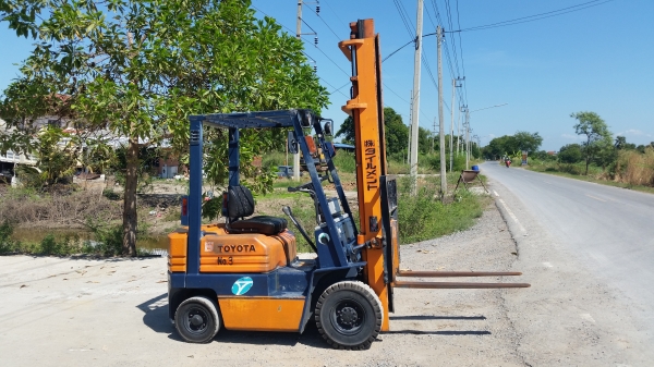 ขายด่วนรถยก TOYOTA 5FDดีเซลยก1.5ตันเสาสูง4เมตรยางตันหน้าหลังรถนอกนำเข้ายังไม่เคยใช้งานในเมืองไทยเลย=รุ่นใหม่ขาย