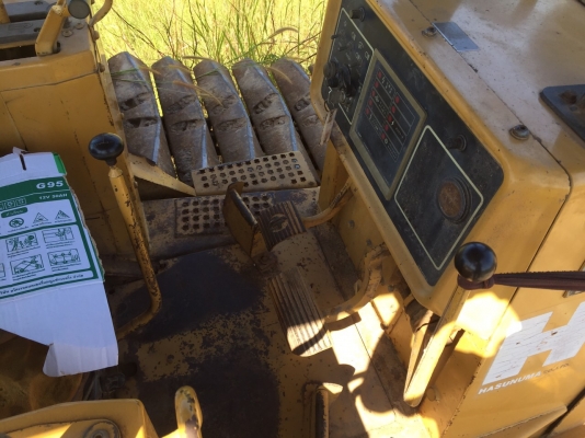 CAT D4H...รถสวย นำเข้า ใช้งานเดียว มีเอกสารนำเข้าถูกต้อง