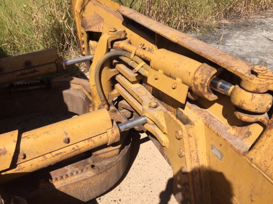 CAT D4H...รถสวย นำเข้า ใช้งานเดียว มีเอกสารนำเข้าถูกต้อง