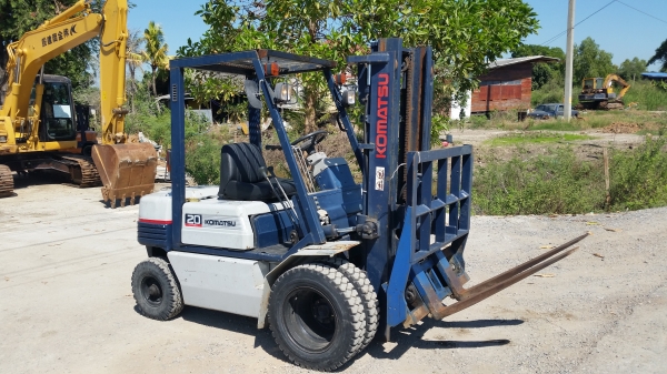 ขายด่วนรถยกKOMATSU FG20-11ยก2.0ตันเสาสูง3.0เมตรงากะดกขึ้นลงได้ได้รถนอกนำเข้ายังไม่เคยใช้งานในเมืองไทยเลย