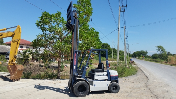 ขายด่วนรถยกKOMATSU FG20-11ยก2.0ตันเสาสูง3.0เมตรงากะดกขึ้นลงได้ได้รถนอกนำเข้ายังไม่เคยใช้งานในเมืองไทยเลย